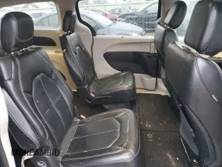 2020 Chrysler Voyager LXi z VIN 2C4RC1DG1LR156747, wystawiony jako Copart lot #80697024 z przebiegiem 118 093 mil mil oraz Nie do naprawy • Non repairable. Historia ofert i sprzedaży dostępna na DreamBid. Obrazek 11.