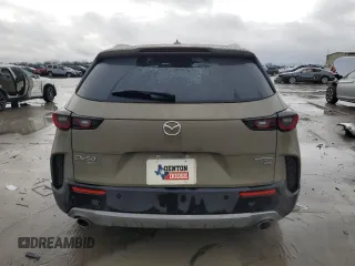 2024 Mazda CX-50 Premium Plus z VIN 7MMVABEY8RN163265, wystawiony jako Copart lot #44845075 z przebiegiem 9 999 mil mil oraz Szkoda całkowita • Salvage title. Historia ofert i sprzedaży dostępna na DreamBid. Obrazek 6.