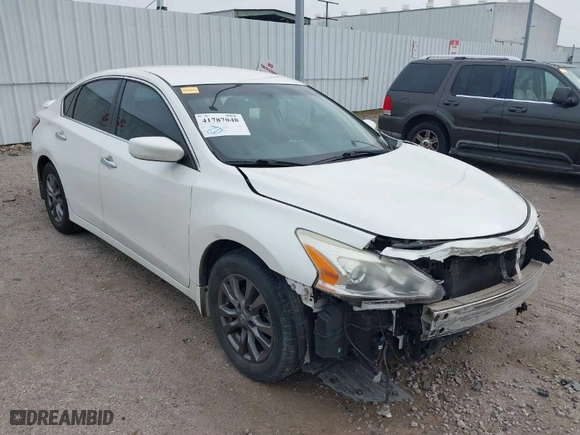 2015 Nissan Altima 2.5 with VIN 1N4AL3AP2FC457477, listed as a IAAI auction lot 41787048 with 122,468 mi miles. Bid and sale history available at carsss.com. Image 1.