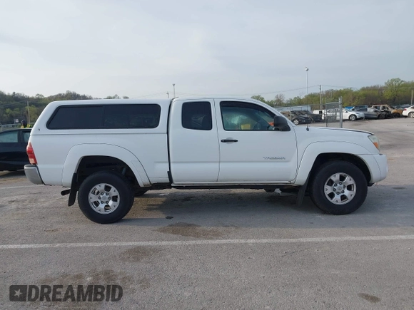 2008 Toyota Tacoma with VIN 5TEUU42N08Z580044, listed as a IAAI auction lot 41904353 with Not Provided miles and . Bid and sale history available at carsss.com. Image 13.