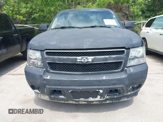 2008 Chevrolet Suburban LT w/3LT with VIN 3GNFC16058G193730, listed as a IAAI auction lot 42047303 with 166,140 mi miles. Bid and sale history available at carsss.com. Image 6.
