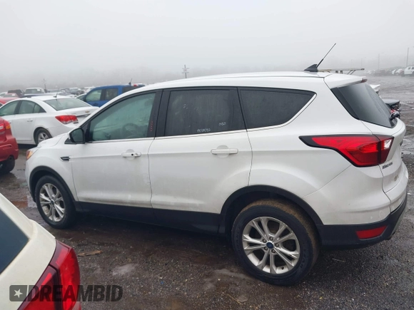 2019 Ford Escape SE with VIN 1FMCU0GD2KUC21987, listed as a IAAI auction lot 41463458 with 98,983 mi miles. Bid and sale history available at carsss.com. Image 14.