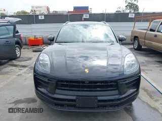 2022 Porsche Macan z VIN WP1AA2A55NLB00378, wystawiony jako IAAI lot #42338661 z przebiegiem 28 045 mil mil oraz . Historia ofert i sprzedaży dostępna na DreamBid. Obrazek 13.