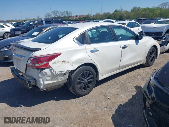 2015 Nissan Altima 2.5 SV with VIN 1N4AL3AP7FC168658, listed as a IAAI auction lot 42044500 with 185,968 mi miles. Bid and sale history available at carsss.com. Image 4.