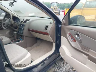 2007 Chevrolet Malibu Maxx LT z VIN 1G1ZT68N17F217560, wystawiony jako IAAI lot #42352775 z przebiegiem 187 206 mil mil oraz . Historia ofert i sprzedaży dostępna na DreamBid. Obrazek 5.