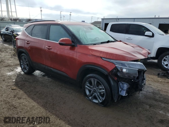 2023 Kia Seltos S z VIN KNDEU2AA1P7393926, wystawiony jako Copart lot #46936325 z przebiegiem 24 867 mil mil oraz Szkoda całkowita • Salvage title. Historia ofert i sprzedaży dostępna na DreamBid. Obrazek 4.