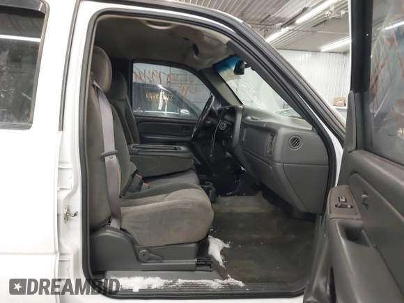 2006 Chevrolet Silverado 1500 LT1 with VIN 2GCEK13T961221041, listed as a IAAI auction lot 41497944 with 156,026 mi miles. Bid and sale history available at carsss.com. Image 5.