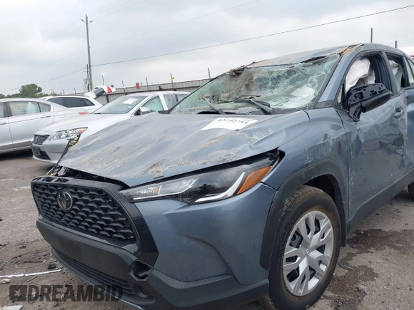 2025 Toyota Corolla Cross L с VIN 7MUAAAAG0SV123032, выставлен на аукционе IAAI как лот 42292755 с пробегом Не указан миль и . История ставок и продаж доступна на DreamBid. Изображение 6.