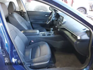 2020 Nissan Altima 2.5 S with VIN 1N4BL4BV8LC170714, listed as a IAAI auction lot 41301537 with 121,648 mi miles. Bid and sale history available at carsss.com. Image 5.