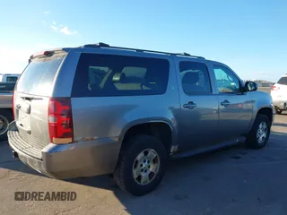 2008 Chevrolet Suburban LTZ with VIN 1GNFK16368R164170, listed as a IAAI auction lot 41620722 with 278,634 mi miles. Bid and sale history available at carsss.com. Image 4.