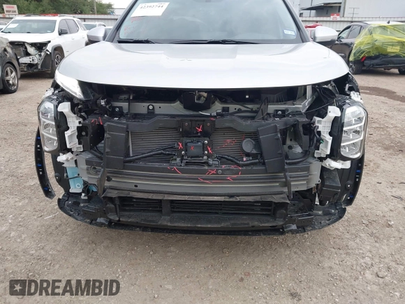 2025 Mitsubishi Outlander SEL z VIN JA4J3VA81SZ015726, wystawiony jako IAAI lot #42392744 z przebiegiem 4 004 mil mil oraz . Historia ofert i sprzedaży dostępna na DreamBid. Obrazek 6.