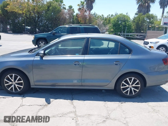 2017 Volkswagen Jetta SE with VIN 3VWDB7AJ0HM379230, listed as a IAAI auction lot 42788330 with 116,330 mi miles and . Bid and sale history available at DreamBid. Image 14.