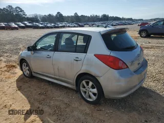 2011 Nissan Versa SL z VIN 3N1BC1CP8BL507316, wystawiony jako Copart lot #45740375 z przebiegiem 102 795 mil mil oraz Szkoda całkowita • Salvage title. Historia ofert i sprzedaży dostępna na DreamBid. Obrazek 2.