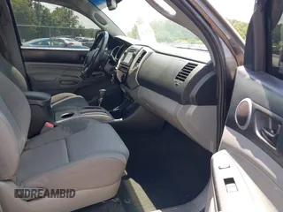 2013 Toyota Tacoma with VIN 3TMLU4EN0DM130912, listed as a IAAI auction lot 42682150 with 166,503 mi miles and . Bid and sale history available at DreamBid. Image 5.