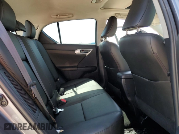 2013 Lexus CT 200h z VIN JTHKD5BH2D2133963, wystawiony jako Copart lot #58801345 z przebiegiem 62 471 mil mil oraz Szkody całkowita. Historia ofert i sprzedaży dostępna na DreamBid. Obrazek 10.