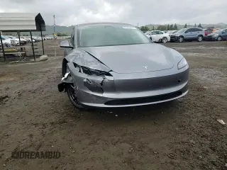 2025 Tesla Model 3 Long Range with VIN 5YJ3E1EAXSF980461, listed as a Copart auction lot 51093215 with 225 mi miles and Salvage title. Bid and sale history available at DreamBid. Image 10.
