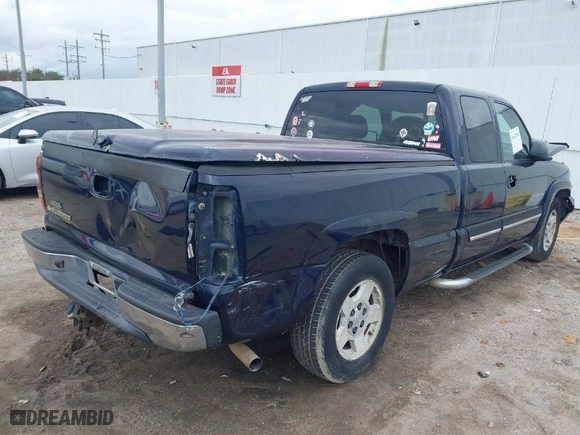 2007 Chevrolet Silverado 1500 Classic LT1 with VIN 1GCEC19ZX7Z135531, listed as a IAAI auction lot 41472085 with 251,040 mi miles. Bid and sale history available at carsss.com. Image 4.