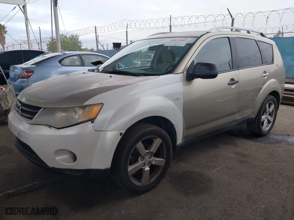 2008 Mitsubishi Outlander XLS with VIN JA4MS41X08Z011693, listed as a IAAI auction lot 42072843 with 288,760 mi miles. Bid and sale history available at carsss.com. Image 2.