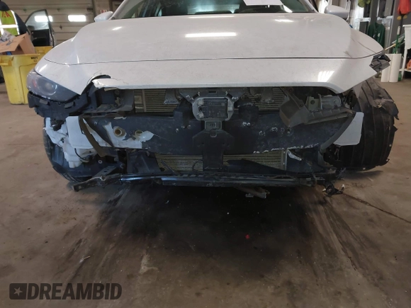 2019 Mazda 3 w/Select with VIN 3MZBPAAL3KM105342, listed as a IAAI auction lot 41443608 with 68,038 mi miles. Bid and sale history available at carsss.com. Image 6.