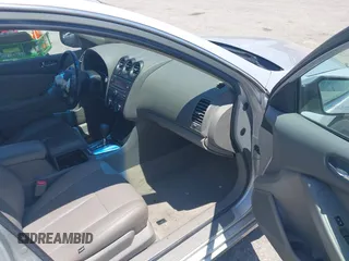 2011 Nissan Altima S z VIN 1N4AL2AP3BN510714, wystawiony jako IAAI lot #42324732 z przebiegiem 95 382 mil mil oraz . Historia ofert i sprzedaży dostępna na DreamBid. Obrazek 5.