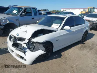2007 BMW 3 Series 328i with VIN WBAVA33567KX73725, listed as a IAAI auction lot 41985667 with 113,491 mi miles. Bid and sale history available at carsss.com. Image 17.