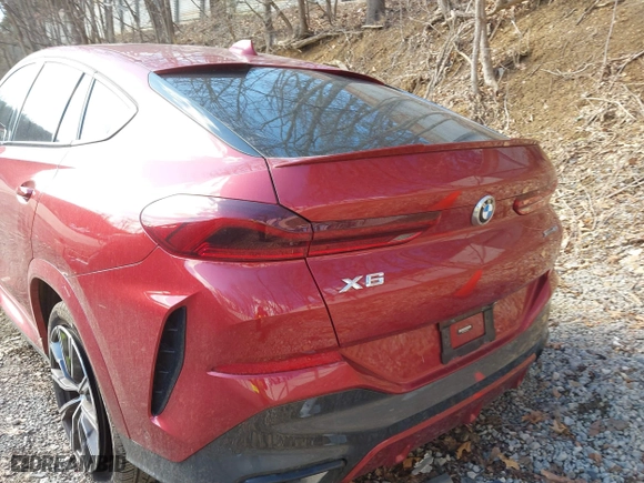 2021 BMW X6 xDrive40i with VIN 5UXCY6C01M9F72797, listed as a IAAI auction lot 41810317 with 16,084 mi miles. Bid and sale history available at carsss.com. Image 12.