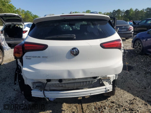2022 Buick Encore GX Essence z VIN KL4MMFSL9NB064883, wystawiony jako Copart lot #52214935 z przebiegiem 37 255 mil mil oraz Czysty tytuł • Clean title. Historia ofert i sprzedaży dostępna na DreamBid. Obrazek 6.