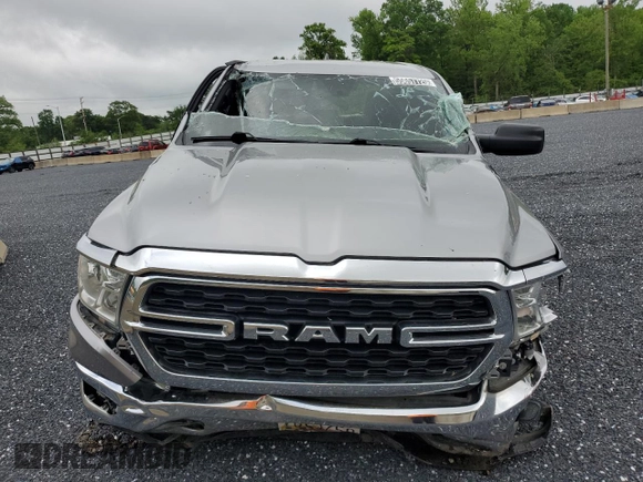 2022 Ram 1500 Big Horn z VIN 1C6RRFBGXNN278996, wystawiony jako Copart lot #55657725 z przebiegiem 65 207 mil mil oraz Czysty tytuł • Clean title. Historia ofert i sprzedaży dostępna na DreamBid. Obrazek 5.
