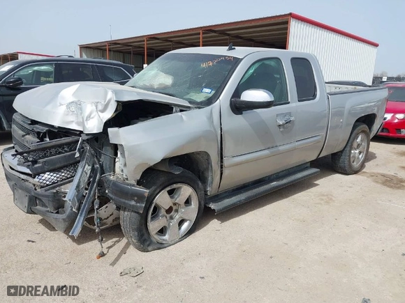 2011 Chevrolet Silverado 1500 LT with VIN 1GCRCSE05BZ117820, listed as a IAAI auction lot 41722434 with 162,365 mi miles. Bid and sale history available at carsss.com. Image 2.