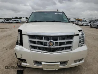 2013 Cadillac Escalade Platinum Edition with VIN 1GYS4DEF9DR124295, listed as a Copart auction lot 43669315 with 127,683 mi miles and Salvage Title. Bid and sale history available at carsss.com. Image 5.