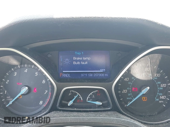 2013 Ford Focus SE z VIN 1FADP3F26DL242146, wystawiony jako IAAI lot #42679877 z przebiegiem 207 908 mil mil oraz . Historia ofert i sprzedaży dostępna na DreamBid. Obrazek 7.