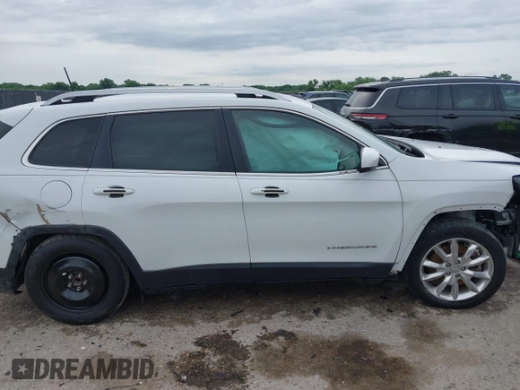 2017 Jeep Cherokee Limited z VIN 1C4PJLDB0HW516120, wystawiony jako IAAI lot #42357568 z przebiegiem 95 039 mil mil oraz . Historia ofert i sprzedaży dostępna na DreamBid. Obrazek 13.