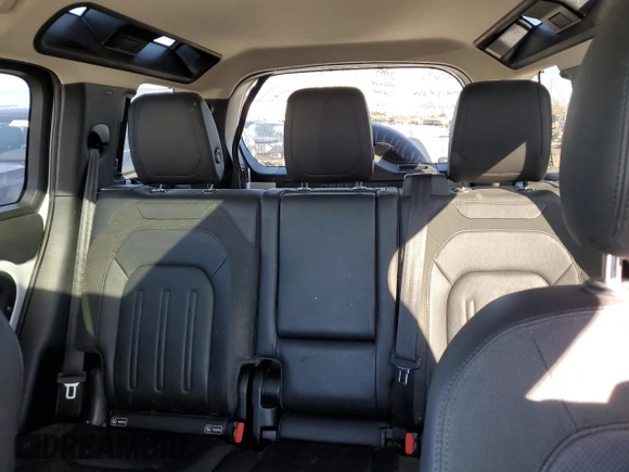 2020 Land Rover Defender SE z VIN SALEPEEU1L2017840, wystawiony jako Copart lot #79827314 z przebiegiem 63 973 mil mil oraz Czysty tytuł • Clean title. Historia ofert i sprzedaży dostępna na DreamBid. Obrazek 10.