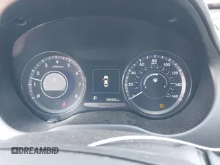 2015 Hyundai Azera z VIN KMHFG4JG3FA447672, wystawiony jako IAAI lot #42474930 z przebiegiem 125 425 mil mil oraz . Historia ofert i sprzedaży dostępna na DreamBid. Obrazek 7.