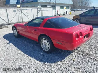 1992 Chevrolet Corvette with VIN 1G1YY23P6N5107198, listed as a IAAI auction lot 41881152 with 90,395 mi miles. Bid and sale history available at carsss.com. Image 3.