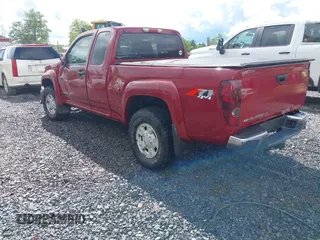 2005 Chevrolet Colorado LS Z71 with VIN 1GCDT196258122275, listed as a IAAI auction lot 42241504 with 125,998 mi miles and . Bid and sale history available at DreamBid. Image 3.