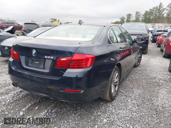 2015 BMW 5 Series 528i z VIN WBA5A5C55FD516330, wystawiony jako IAAI lot #41622021 z przebiegiem 140 455 mil mil oraz . Historia ofert i sprzedaży dostępna na DreamBid. Obrazek 4.