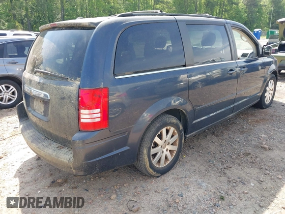 2008 Chrysler Town & Country Touring with VIN 2A8HR54P28R718253, listed as a IAAI auction lot 42099921 with 90,865 mi miles. Bid and sale history available at carsss.com. Image 4.