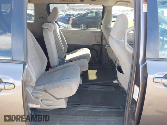 2015 Toyota Sienna LE AAS с VIN 5TDKK3DC6FS649056, выставлен на аукционе IAAI как лот 41978844 с пробегом 182 694 миль миль и . История ставок и продаж доступна на DreamBid. Изображение 8.