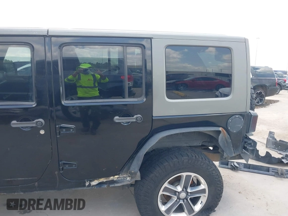 2008 Jeep Wrangler Unlimited Sahara with VIN 1J4GB59198L619802, listed as a IAAI auction lot 42361793 with 272,295 mi miles and . Bid and sale history available at DreamBid. Image 20.