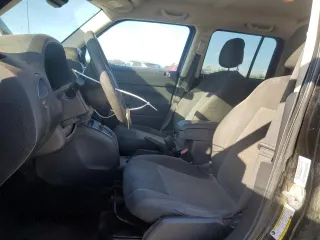 2016 Jeep Patriot Sport z VIN 1C4NJPBB0GD711842, wystawiony jako Copart lot #52802165 z przebiegiem 105 273 mil mil oraz Szkoda całkowita • Salvage title. Historia ofert i sprzedaży dostępna na DreamBid. Obrazek 7.