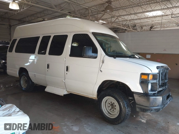 2011 Ford Econoline Cargo Commercial with VIN 1FTNS1EW0BDA60746, listed as a IAAI auction lot 41346661 with 117,363 mi miles. Bid and sale history available at carsss.com. Image 1.