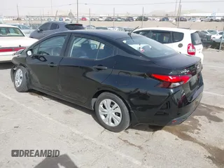 2022 Nissan Versa S z VIN 3N1CN8DV2NL827465, wystawiony jako IAAI lot #41693112 z przebiegiem 43 918 mil mil oraz . Historia ofert i sprzedaży dostępna na DreamBid. Obrazek 3.