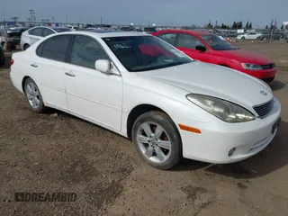 2005 Lexus ES 330 with VIN JTHBA30G655129163, listed as a IAAI auction lot 41523048 with 160,907 mi miles. Bid and sale history available at carsss.com. Image 1.