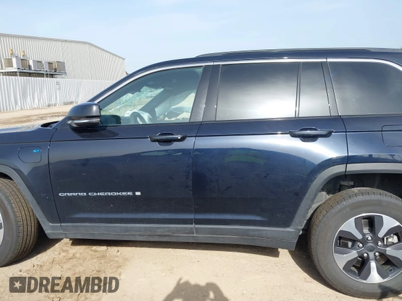 2024 Jeep Grand Cherokee with VIN 1C4RJYB63R8541756, listed as a IAAI auction lot 42639371 with 29,082 mi miles and . Bid and sale history available at DreamBid. Image 15.