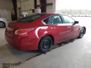 2015 Nissan Altima 2.5 with VIN 1N4AL3AP7FC242645, listed as a IAAI auction lot 41834233 with 191,725 mi miles. Bid and sale history available at carsss.com. Image 4.