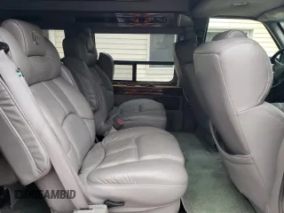 2004 Chevrolet Astro Cargo Van YF7 Upfitter with VIN 1GBDM19X14B113773, listed as a Copart auction lot 85299774 with 102,086 mi miles and Clean Title. Bid and sale history available at carsss.com. Image 11.