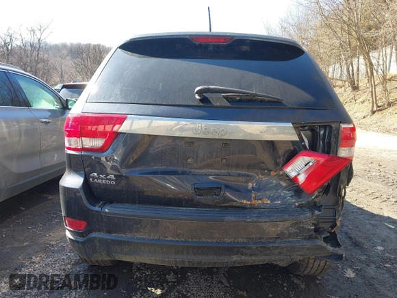 2013 Jeep Grand Cherokee Laredo with VIN 1C4RJFAG4DC653079, listed as a IAAI auction lot 41726726 with 152,356 mi miles. Bid and sale history available at carsss.com. Image 17.