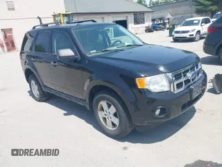 2010 Ford Escape XLT z VIN 1FMCU9DGXAKC43538, wystawiony jako IAAI lot #42410692 z przebiegiem 222 115 mil mil oraz . Historia ofert i sprzedaży dostępna na DreamBid. Obrazek 1.