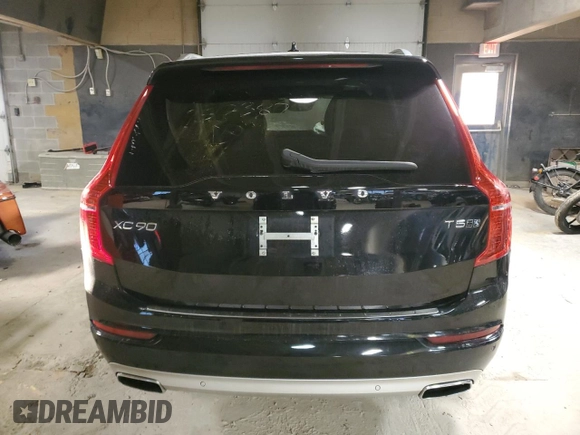 2021 Volvo XC90 Momentum with VIN YV4102PKXM1752387, listed as a Copart auction lot 89260015 with 0 mi miles and Salvage Title. Bid and sale history available at carsss.com. Image 6.